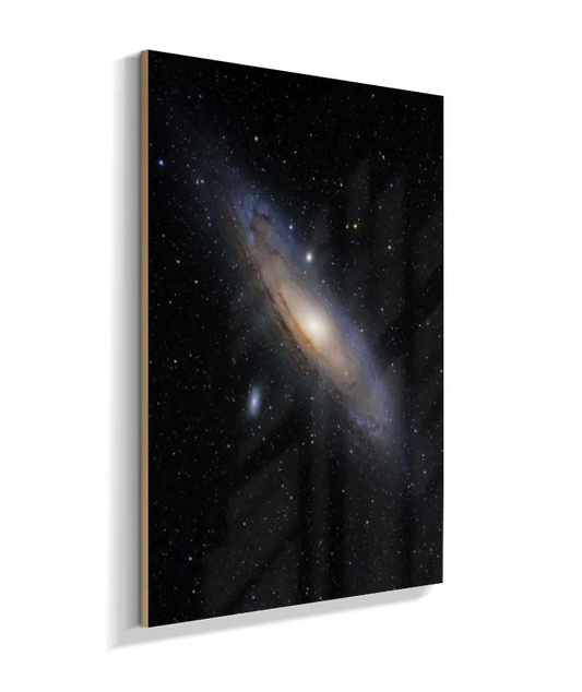 Galáxia De Andrômeda — Messier 31 (M31) - O Coracão Spiral Da Irmã Gigante