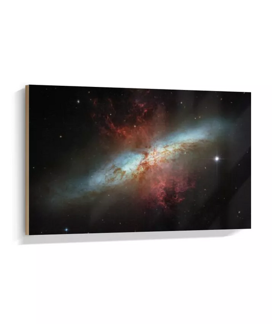 Cosmos — M82 — A Galáxia Cigarro